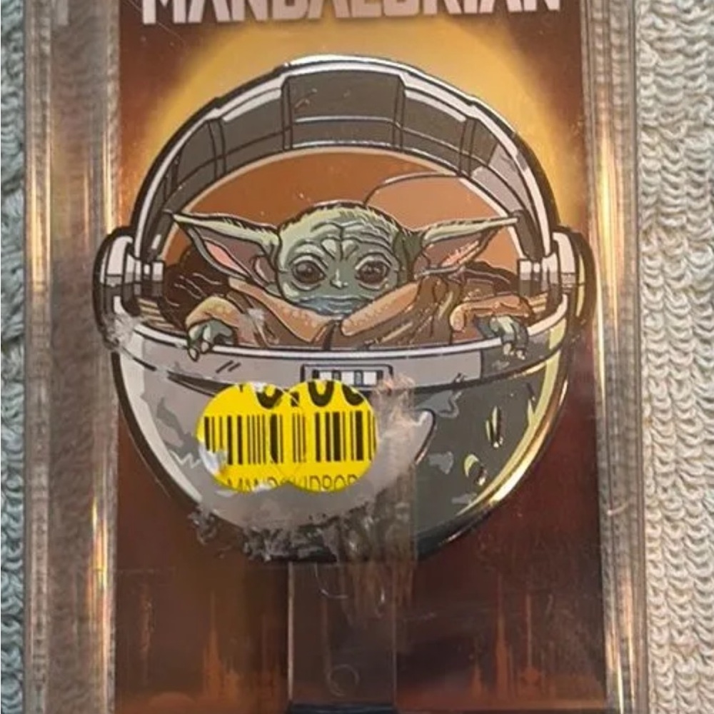 Star Wars Mandalorian Grogu Enamel Pin